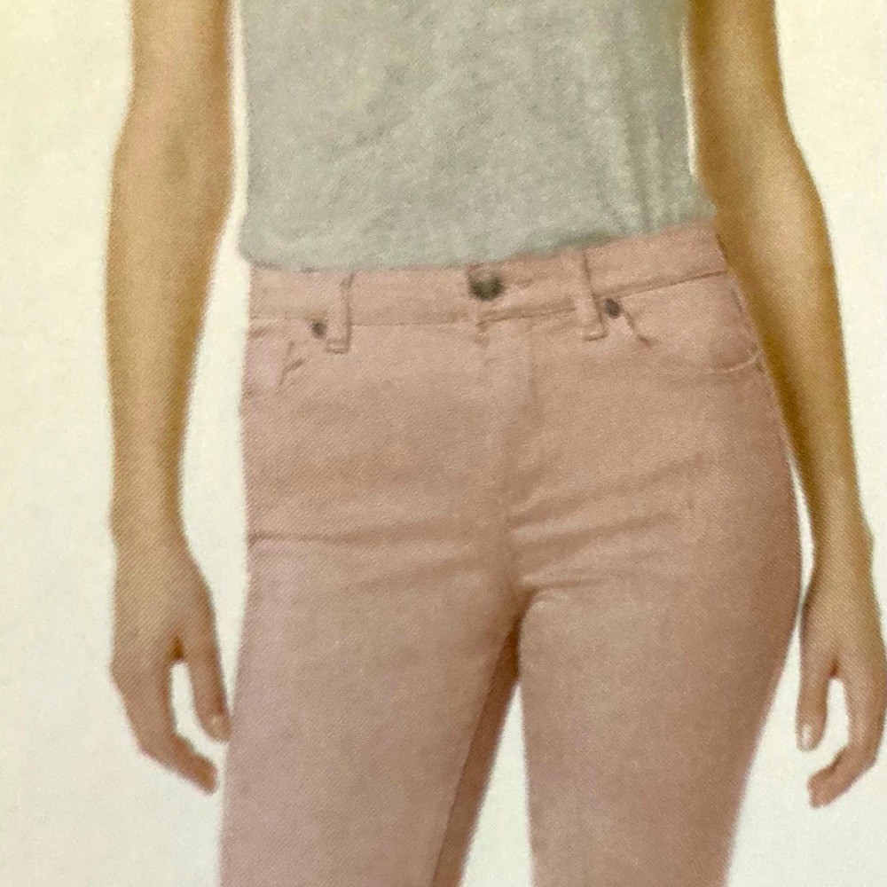 Women’s ankle grazer pants in dusty pink.